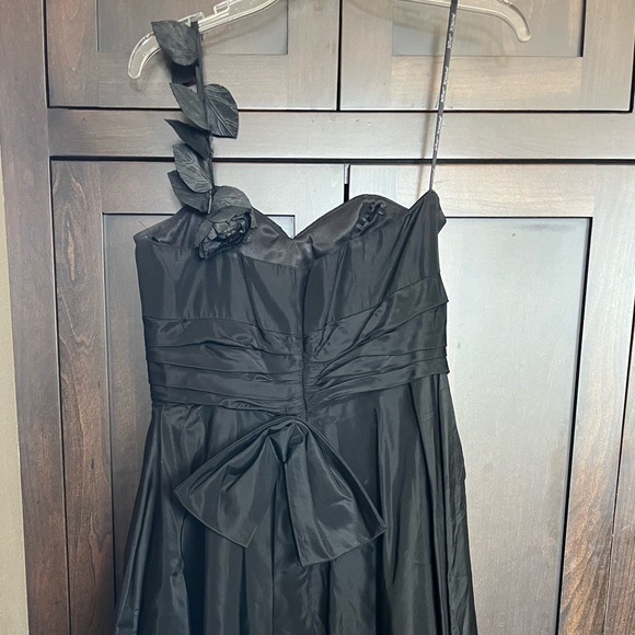 Black gorgeous 10 one shoulder w/ vine +rose Bow on back sweetheart front fitted - Picture 5 of 7